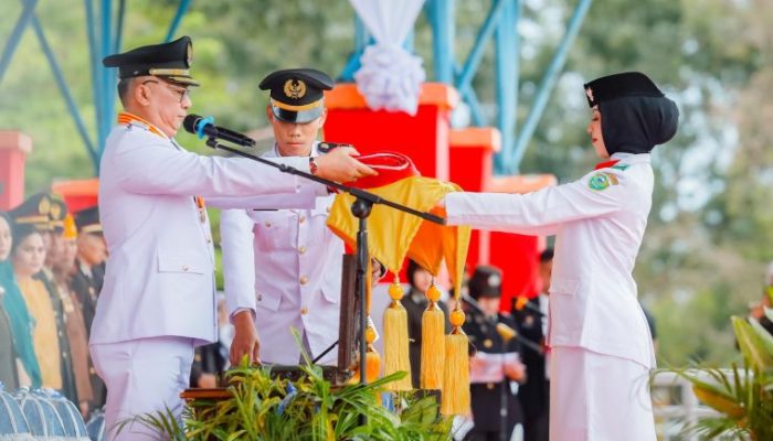Wabup Barru Abustan Andi Bintang Pimpin Upacara, Penurunan Bendera Sang Merah Putih HUT RI ke-80