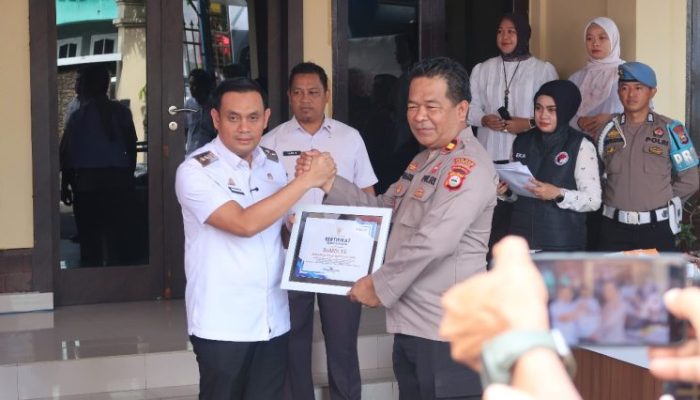Wali Kota Parepare, Berikan Penghargaan Kepada Kapolsek KPN dan Kasat Narkoba