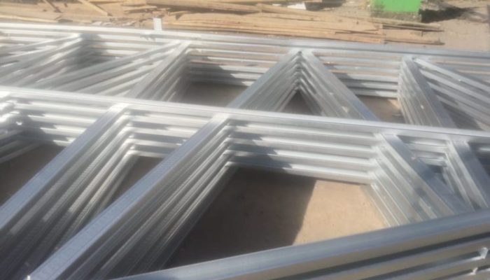 Material Tipis Diduga Dipakai, Rehab SD Sarroangin,