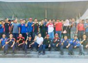 Damkar Polman Turut Bersihkan Lapangan Pancasila Jelang HUT ke-80 RI