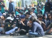 Danyon B Pelopor Satbrimob Polda Sulsel, Duduk Humanis Empati Bersama, Penyampai Aspirasi Mahasiswa di DPRD Parepare