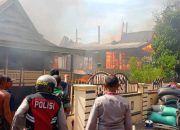 Kebakaran di Desa Macini Baji, Jeneponto Hanguskan: 6 Rumah Panggung, Kerugian 1 Milyar