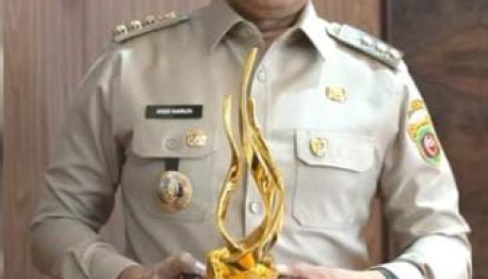Walikota Samarinda Andi Harun, Raih Penghargaan Nasional Apresiasi Daerah Peduli Akses Infrastruktur Pendidikan