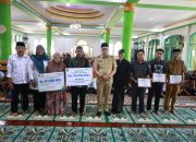 Wabup Barru Abustan Hadiri Maulid Akbar di Pujananting, Serahkan Santunan Penghargaan Zakat Desa Terbaik