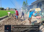 Gotong Royong Masyarakat Perbaiki Jalan Dirgantara yang Rusak, Harapkan Perhatian Pemerintah