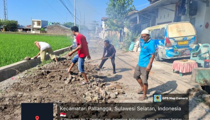 Gotong Royong Masyarakat Perbaiki Jalan Dirgantara yang Rusak, Harapkan Perhatian Pemerintah