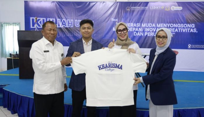 Bupati Barru Andi Ina, Beri Kuliah Umum Berbagi Pengalaman dan Serahkan Beasiswa di STMIK Kharisma Makassar