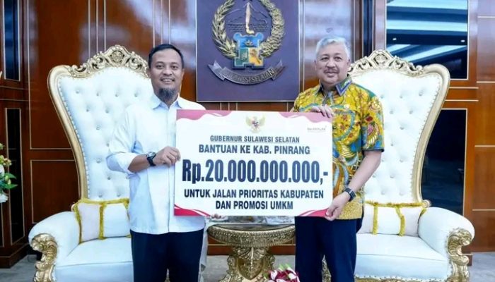 Gubernur Andi Sudirman Serahkan Rp20 Miliar, untuk Infrastruktur dan UMKM ke Pemkab Pinrang