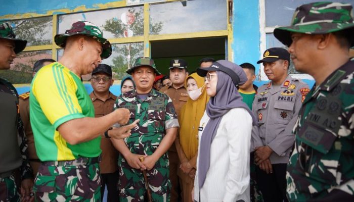 Divif 3 Kostrad Sigap Pulihkan Kondisi Pasca Hujan dan Angin Besar, Wujud Nyata Kepedulian Prajurit