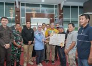 Bupati Barru Andi Ina Serahkan Bantuan Rp41,4 Miliar Kementerian Pertanian ke Kelompok Tani Barru, Optimis Tingkatkan Ketahanan Pangan