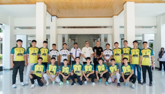 Wabup Barru Abustan Lepas Kontingen Futsal, Berharap Lolos dan Raih Prestasi di Pra Porprov