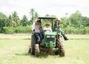 Wabup Barru Abustan Hadiri Tradisi Mappalili, Ajak Petani Lestarikan Budaya Gotong Royong dan Cintai Dunia Pertanian