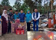 Pemkab Gowa Serahkan Bantuan, Korban Kebakaran Desa Bontobuddung Tompobulu