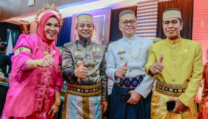 Bupati dan Wabup Barru, Hadiri Rapat Paripurna Hari Jadi Sulsel ke-356