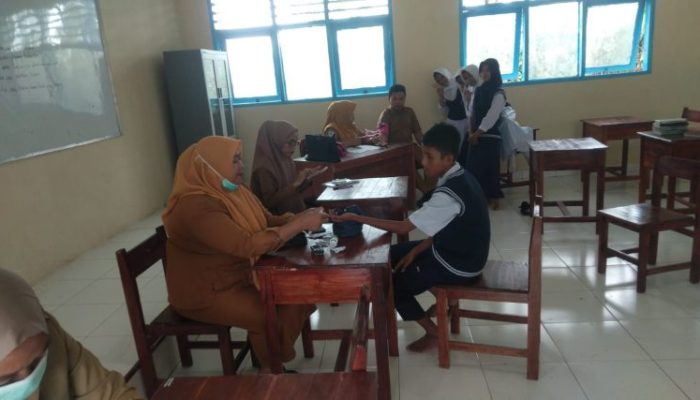 Atas Imbauan Bupati Gowa Hj. Siti Husniah Talenrang, Puskesmas Bontolempangan I Gelar Pemeriksaan Kesehatan di Setiap Sekolah, Termasuk SMPN 2 Bontolempangan