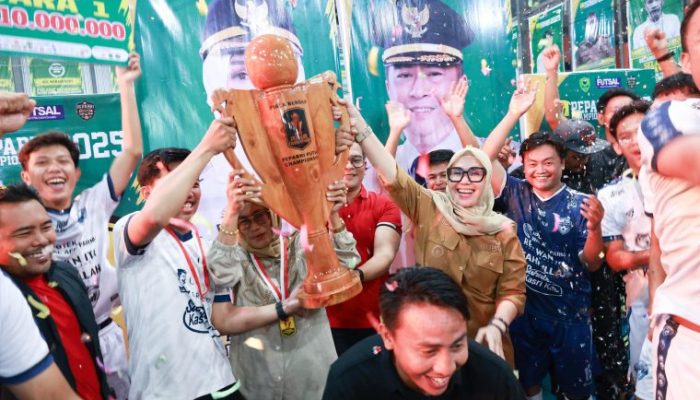 Bupati Barru Andi Ina Tutup Turnamen Futsal PEPABRI Championship 2025, Apresiasi Semangat dan Sportivitas Peserta