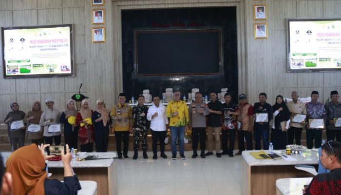 Wabup Barru Abustan Buka Musyawarah Mappalili Musim Tanam 2025/2026 dan Musim Tanam 2026, di Baruga Pettu Adae Lantai 6 MPP Barru