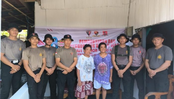 Menjelang HUT ke-80, Batalyon B Pelopor Satuan Brimob Polda Sulsel Gelar Baksos Pengecatan Rumah Warga