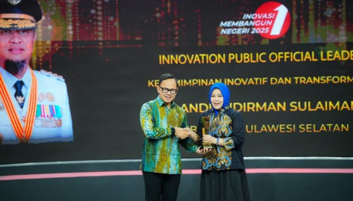 Penghargaan Pemimpin Inovatif dan Transformatif, untuk Andi Sudirman Sulaiman Diterima Wagub Fatmawati Rusdi