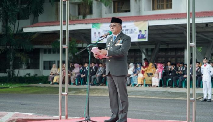 Wabup Barru Abustan Pimpin Upacara, Hari Pahlawan Ke-80 dan Hari Kesehatan di halaman Kantor Bupati Barru.
