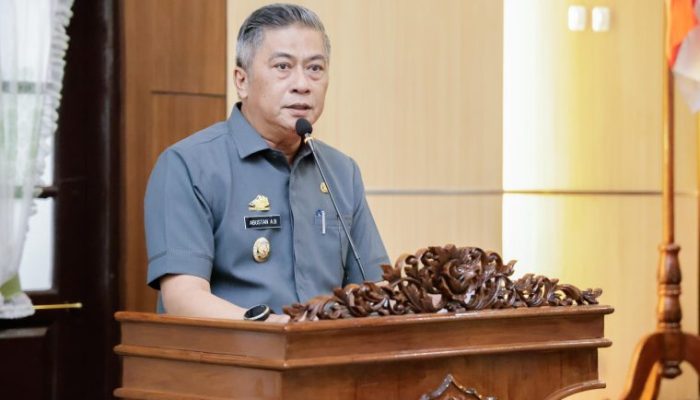 Wabup Barru Abustan Serahkan, Rancangan Dokumen KUA-PPAS APBD Anggaran Tahun 2026 kepada DPRD Barru
