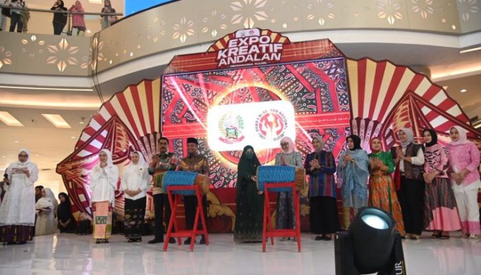 Gubernur Buka Expo Kreatif Sulsel 2025, Dorong Wastra dan UMKM Tembus Pasar Global