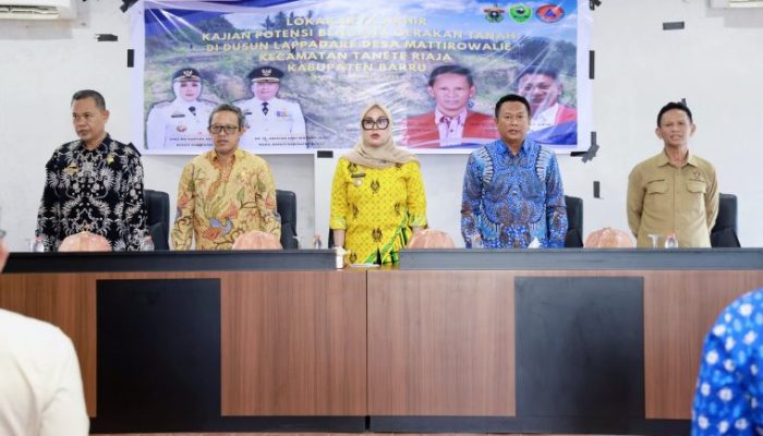 Bupati Barru Buka Lokakarya Kajian Potensi Gerakan Tanah di Dusun Lapaddare, Tekankan Relokasi dan Kolaborasi
