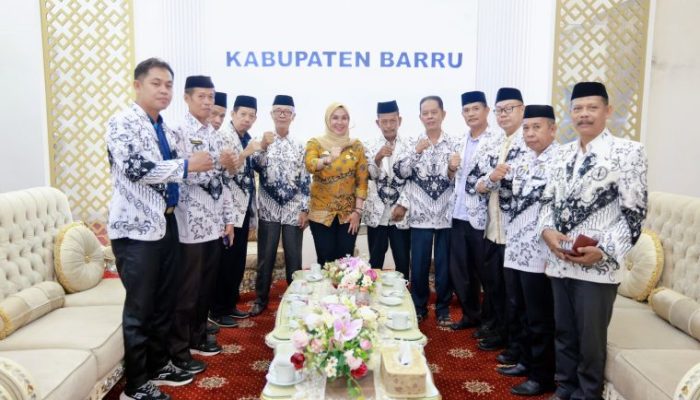 Bupati Barru Sambut Audiensi PGRI: Aula Pettu AdaE Jadi Gelanggang Kongres Guru