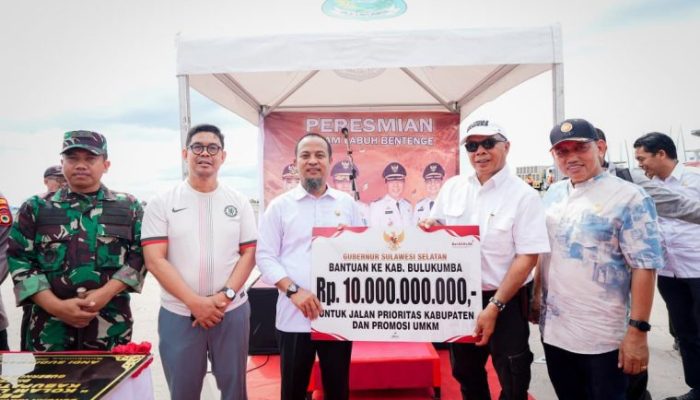 Gubernur Sulsel Serahkan Bantuan Keuangan Rp10 M, di Peresmian Kolam Labu Bentenge Bulukumba