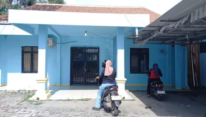 Kantor Desa Ciruas Jam Sembilan Masih Terlihat Belum Buka