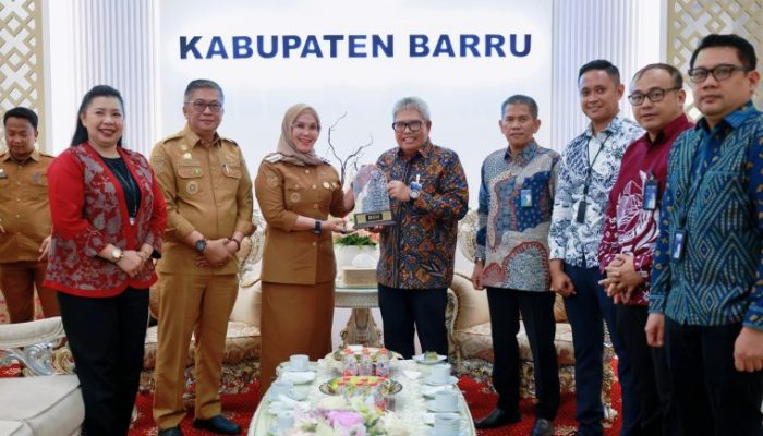 BNI Makassar Salurkan Bantuan Program (TJSL) BUMN kepada Pemkab Barru, Wujud Komitmen Pelestarian Lingkungan