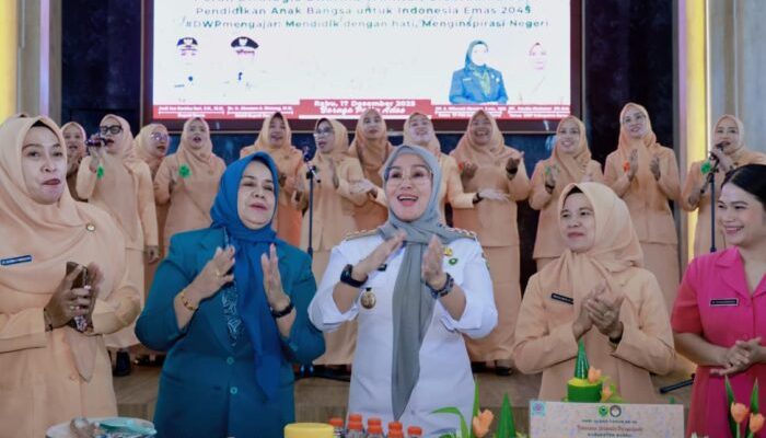 Bupati Barru Andi Ina Kartika Sari, Dorong Darma Wanita Persatuan (DWP),Wujudkan Generasi Emas