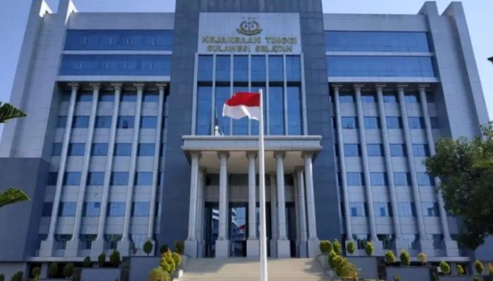 Mantan Pj Gubernur Sulsel Diperiksa 10 Jam di Kejati, Terkait Kasus Bibit Nanas Rp60 Miliar