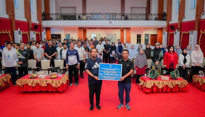 Gubernur Sulsel Terima Donasi Kemanusiaan Rp1,2 Miliar dari Pemkab Bone, untuk Korban Bencana di Aceh dan Sumatera