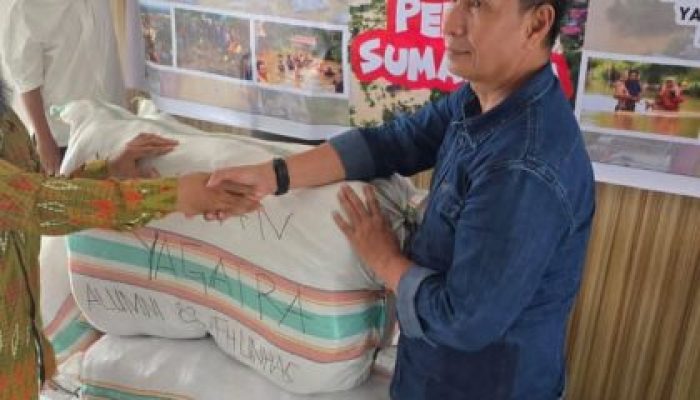 Gubernur Sulsel Terima Bantuan Yagatra Alumni FH Unhas 83, untuk Korban Bencana Aceh Tamiang
