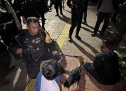 Brimob Polda Metro Jaya dan Polres Jaktim Patroli Malam, Amankan Sajam dan Cegah Tawuran