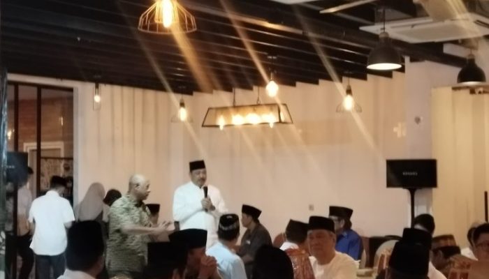 Buka Puasa Bersama Andi Jamaro Dulung dan Istri Andi Junari di Restoran Pondok Rangi : Meriahkan dengan Kebersamaan