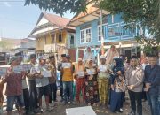 Gubernur Sulsel Salurkan Bantuan bagi 9 Rumah Korban Angin Puting Beliung di Takalar
