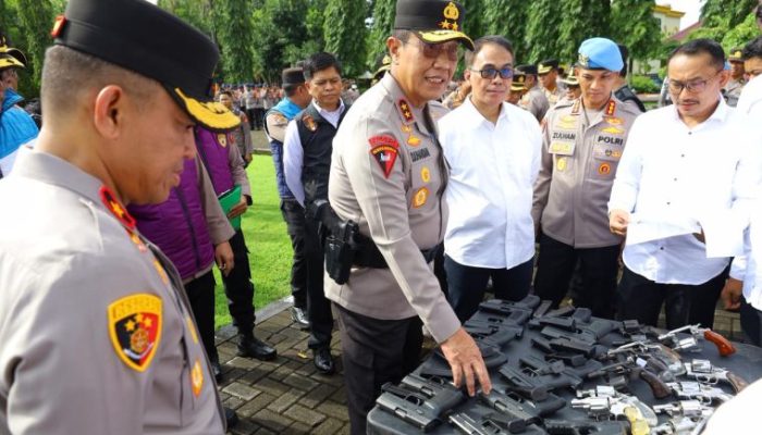 Kapolda Sulsel Pimpin Apel Pengecekan Senjata Api Serentak serta Penyambutan Personel Brimob BKO Polda Aceh