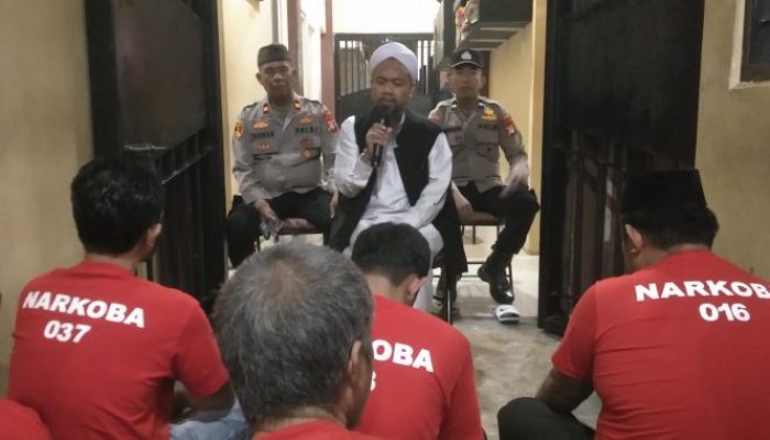 Didampingi Kasat Tahti, Biro SDM Polda Sulsel Gelar Tausiyah Ramadan bagi Para Tahanan