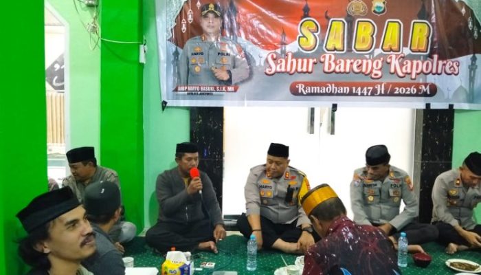 Jalin Silaturahmi di Bulan Ramadhan, Kapolres Jeneponto Sahur Bareng Warga Rumbia