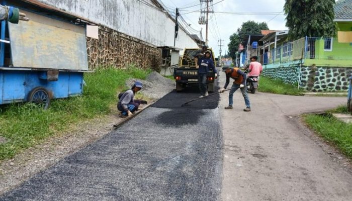 Jelang Arus Mudik Lebaran, DPUPR Batang Kebut Perbaikan Jalan Berlubang