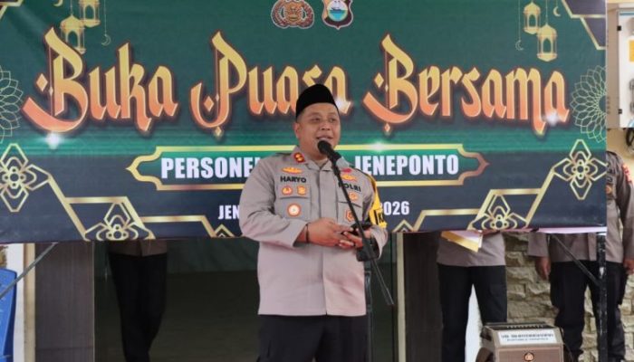 Sahur Bareng Kapolres Jeneponto, Ajak Warga Jaga Keamanan dan Waspada Cuaca Ekstrem
