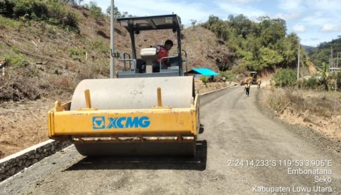 Gubernur Sulsel Pastikan Pembangunan Jalan Seko Terus Berlanjut