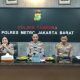 Wakapolres Metro Jakarta Barat Tekankan Pelayanan Masyarakat dan Pengecekan Urin di Polsek Tambora