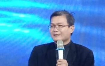 Kritisi Kelebihan dan Kekurangan Buku Models of Contextual Theology Karya Stephen B. Bevans 