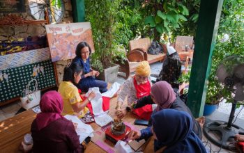Michiels Batik Toegoe Rayakan Semangat Kartini 2026 melalui Pelatihan Membatik dan Fashion Show Kebaya