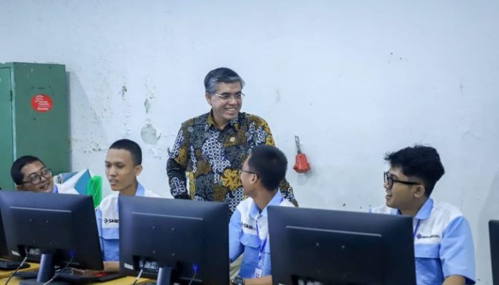 Menaker Yassierli Tekankan Pelatihan Vokasi agar Lulusan Siap Masuk Dunia Kerja