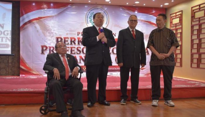 PERKUMPULAN PROFESOR TEOLOGIA NUSANTARA (PPTN) di Indonesia PPTN Resmi Lantik Pengurus Pusat Periode 2026–2031 Prof. Dr. Hoga Saragih, S.T., M.T., S.Th., M.Th., D.Th. CIRR, IPU. Dikukuhkan sebagai Ketua Umum PPTN di Indonesia