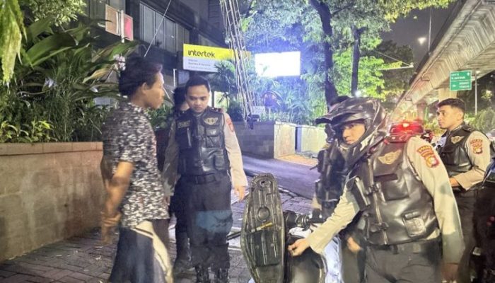 Tim Perintis Presisi Amankan 15 Orang di Jaktim, Sita 7 Celurit